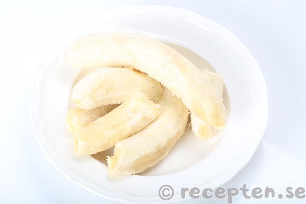 saftig banankaka steg 5: övermogna bananer