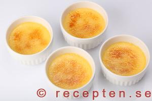 crème brûlée färdig att servera